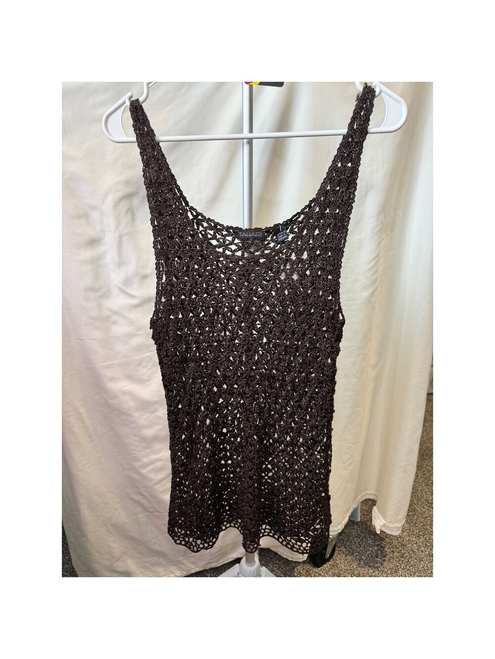 109 Tahari Womens Medium Brown Crochet Knit Tank Top Sleeveless Mesh Scoop Neck